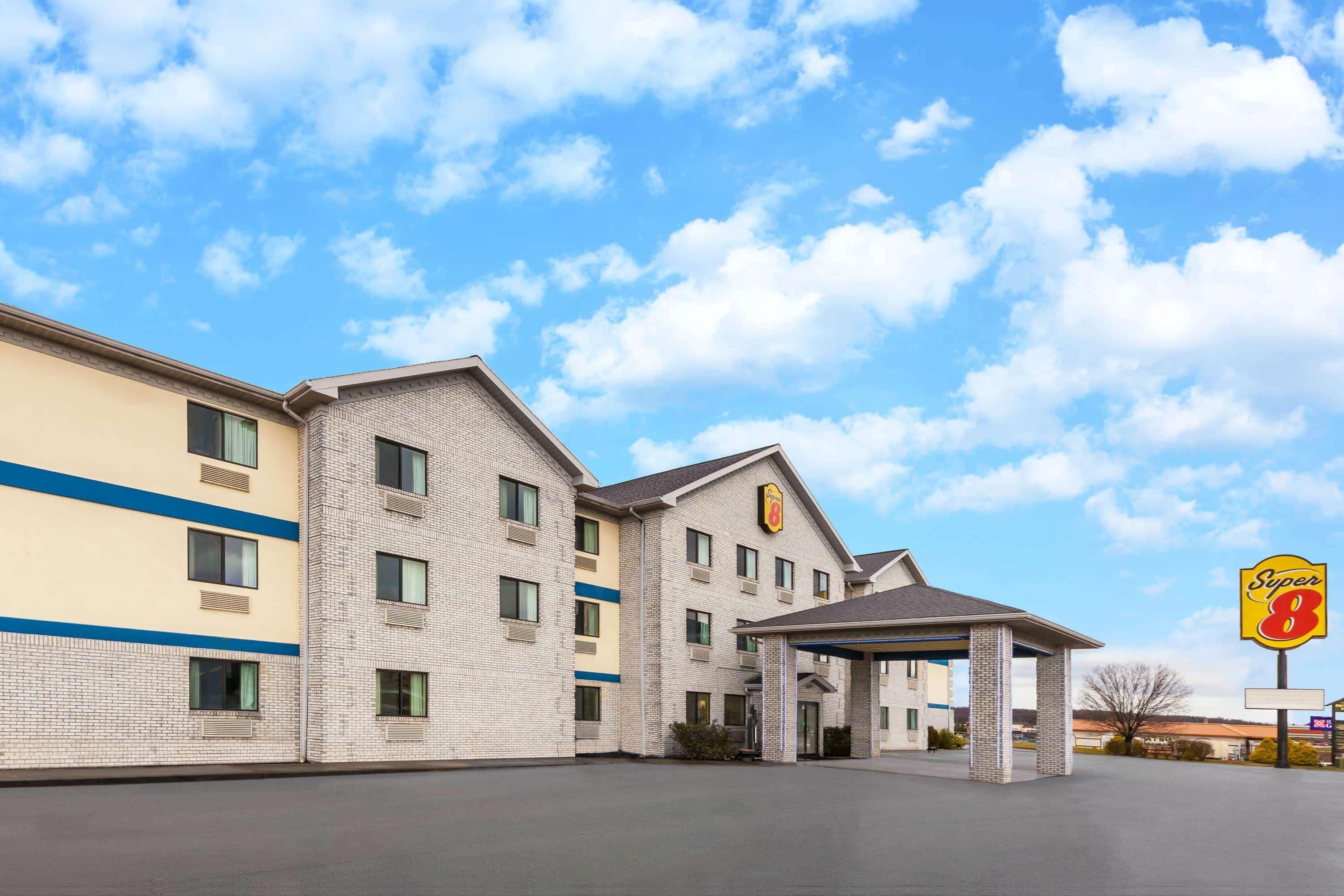 Отель Super 8 By Wyndham Uniontown Pa Экстерьер фото