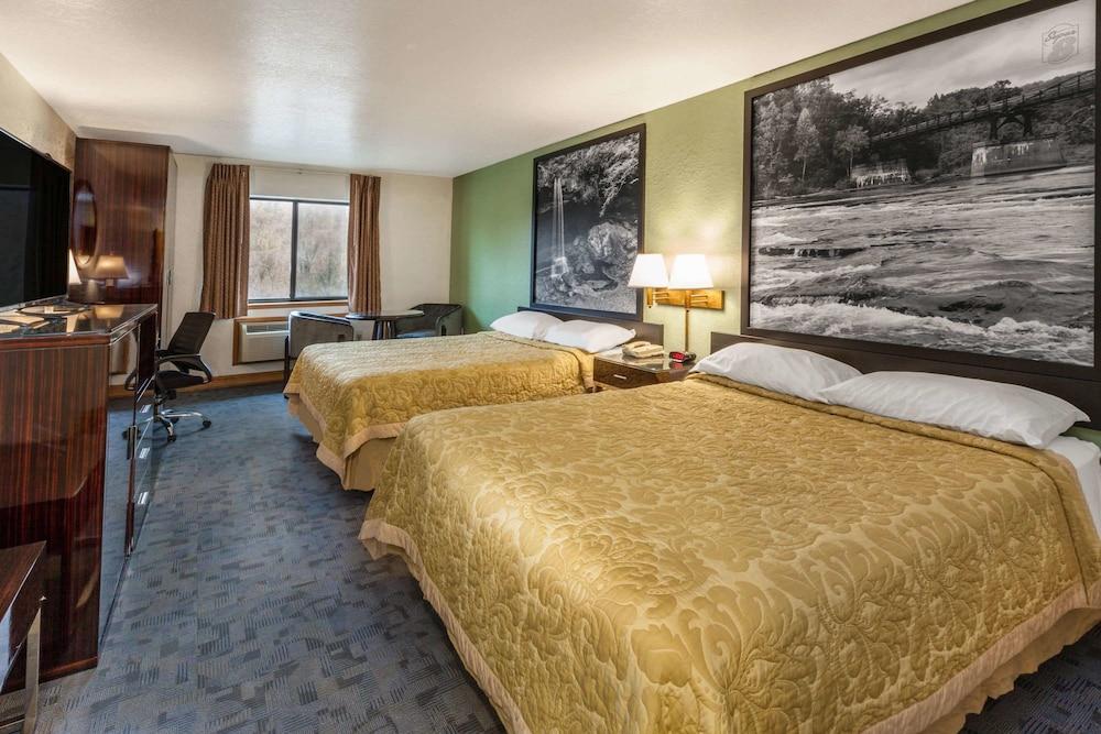 Отель Super 8 By Wyndham Uniontown Pa Экстерьер фото