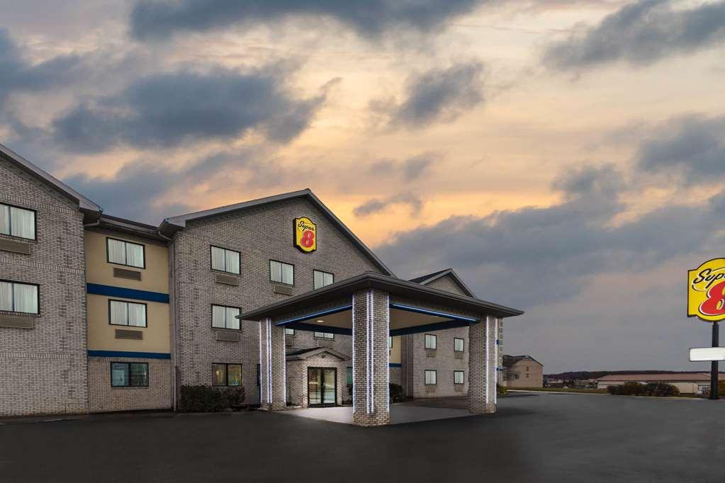 Отель Super 8 By Wyndham Uniontown Pa Экстерьер фото